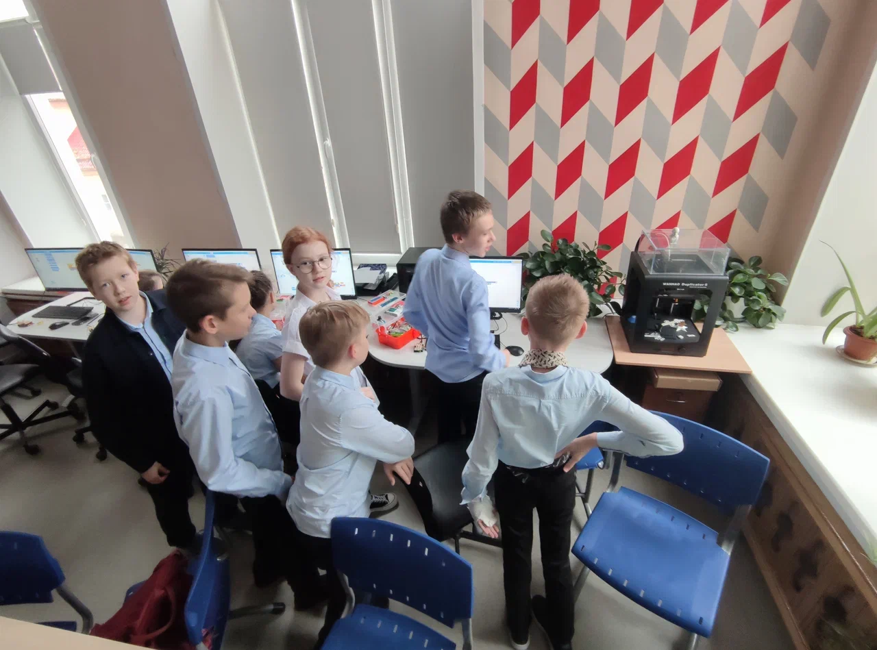 Школьники 5-7 классов Сыктывкара учатся проектировать умные устройства